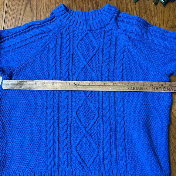 LAST CHANCE - DONATING Gap warm heavy Cable Knit Sweater - Picture 3 of 6